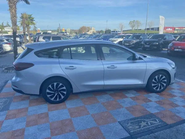 Ford FOCUS SW 1.0 ECOBOOST 125 BV6 TITANIUM - Photo 4