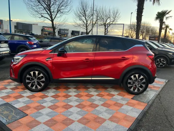 Renault CAPTUR TCe 90 BV6 TECHNO GPS 9.3" Caméra - Photo 2