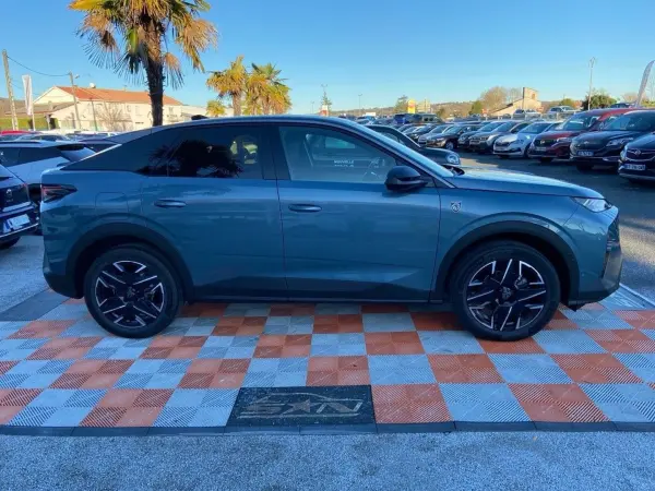 Peugeot 3008 Hybrid 145 e-DCS6 GT Toit Alcantara Executive Pack 360° Vision & Drive Assist Plus - Photo 4