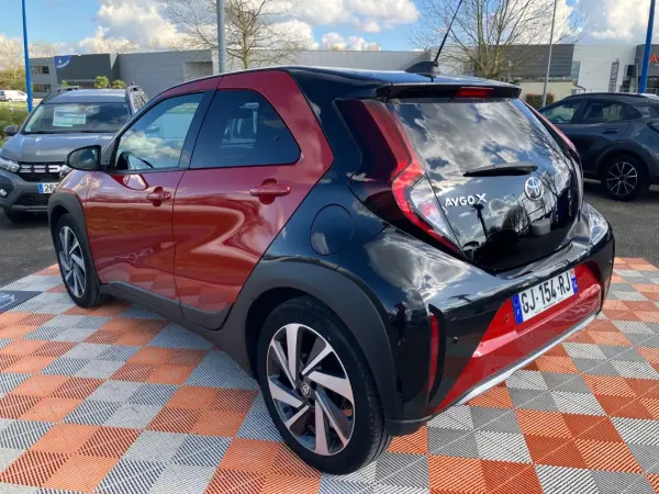 Toyota AYGO X 1.0 VVT-I 72 BVA COLLECTION GPS Caméra - Photo 4