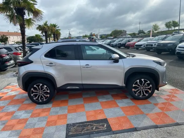 Toyota YARIS CROSS 1.5 HYBRIDE 130 2WD DESIGN BUSINESS - Photo 4