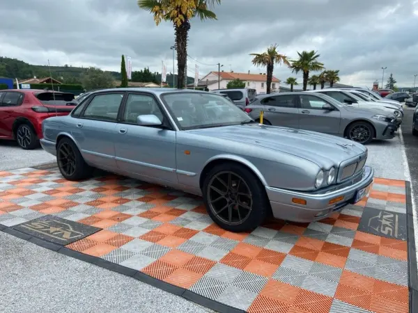 Jaguar XJR 4.0 L6 326 cv - Photo 3